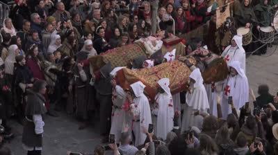 RESEUMEN BODAS  DE ISABEL DOMINGO