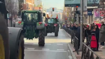 500 tractores llegan a Madrid para protestar por la crisis del sector