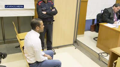 Dani Alves condenado a 4 años y 6 meses de cárcel por agresión sexual